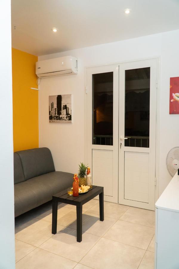 Joli Appartement Avec Vue Au Moule Le Moule Kültér fotó